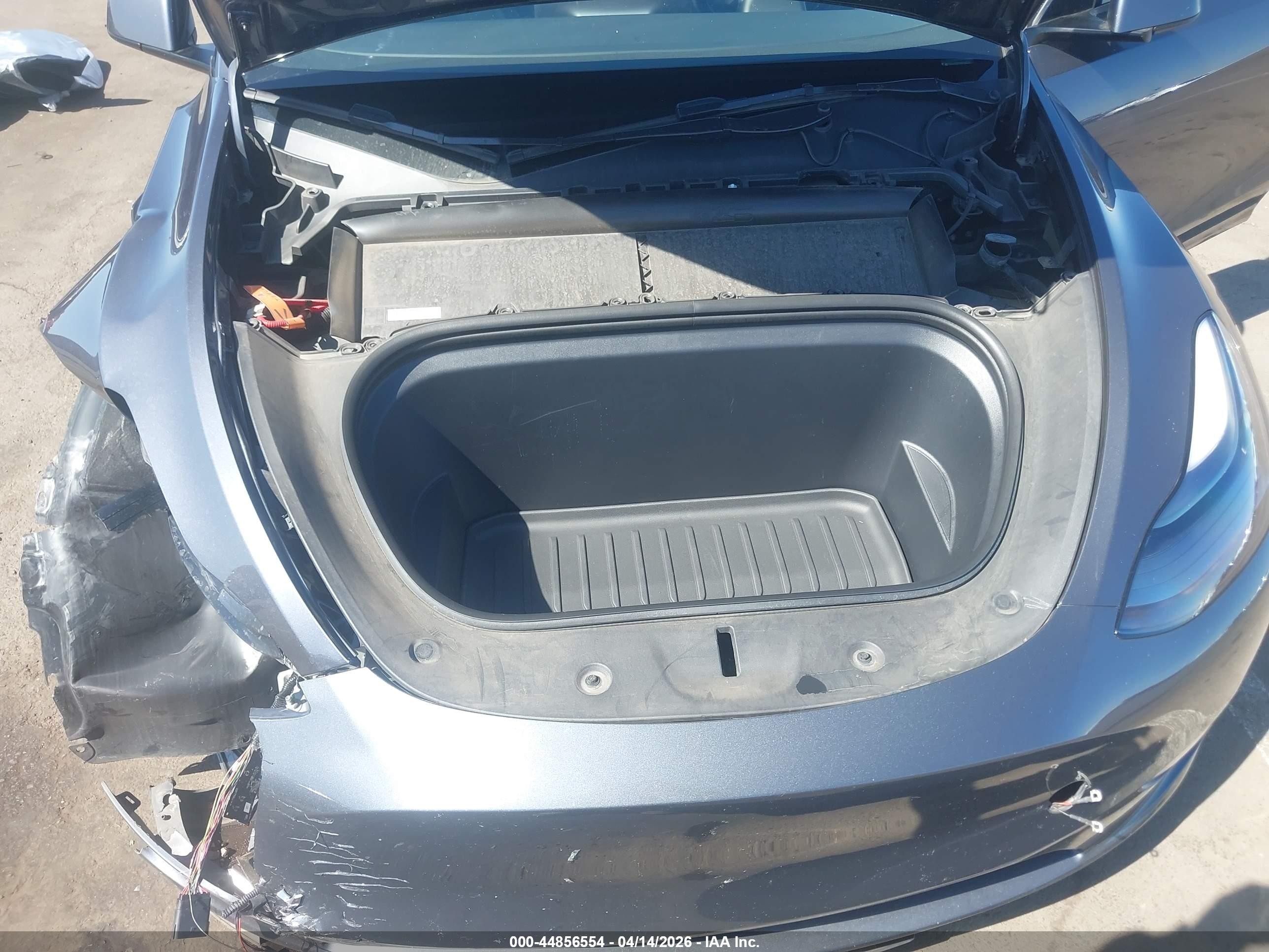 2023 Tesla Model Y Performance Dual Motor All-wheel Drive Gray vin: 7SAYGDEFXPF782356