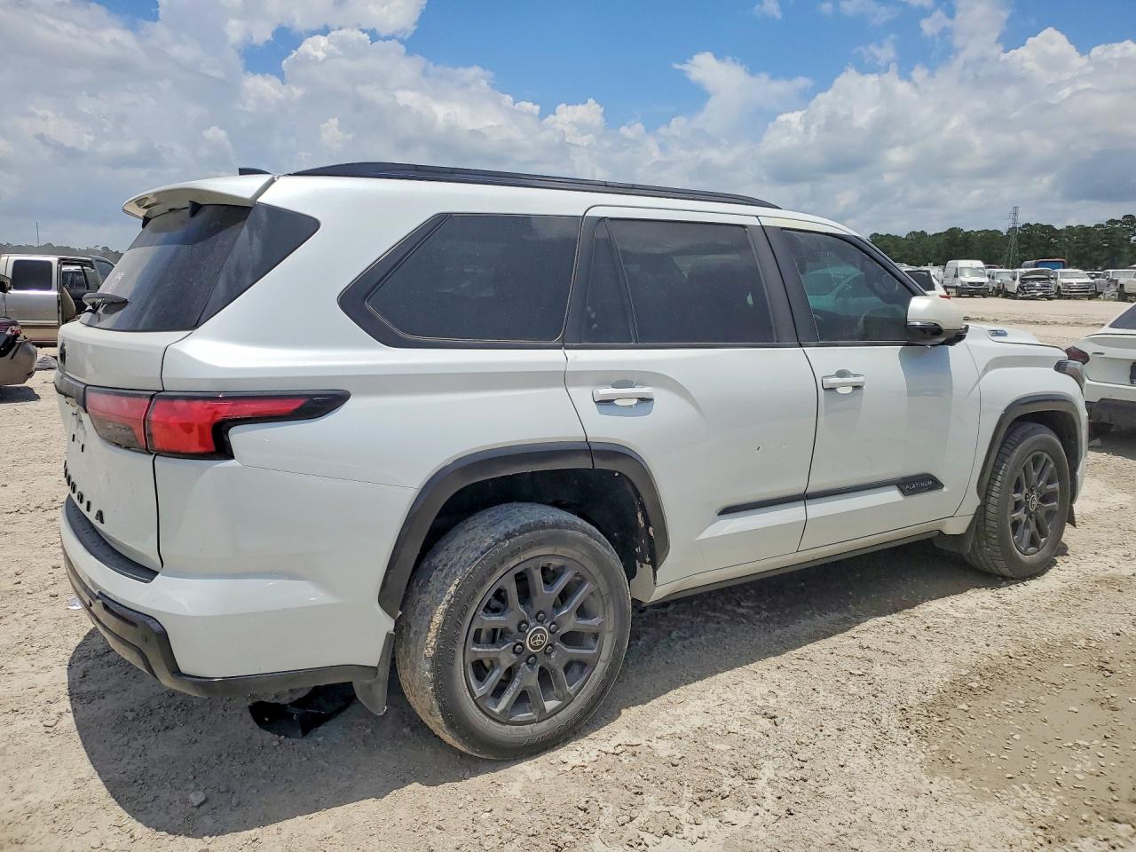 2024 Toyota Sequoia Platinum Белый vin: 7SVAAABA3RX041259