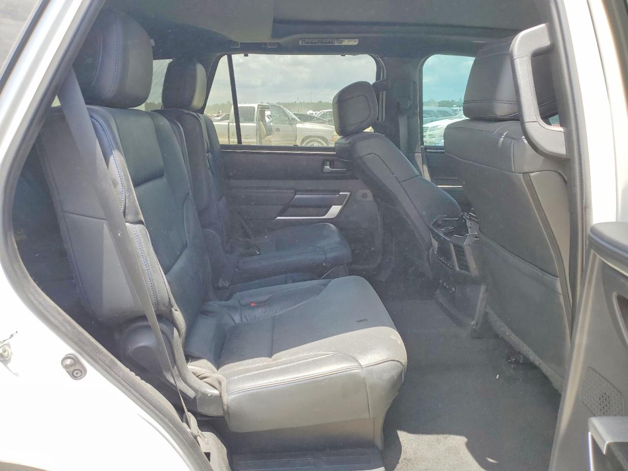 2024 Toyota Sequoia Platinum Белый vin: 7SVAAABA3RX041259