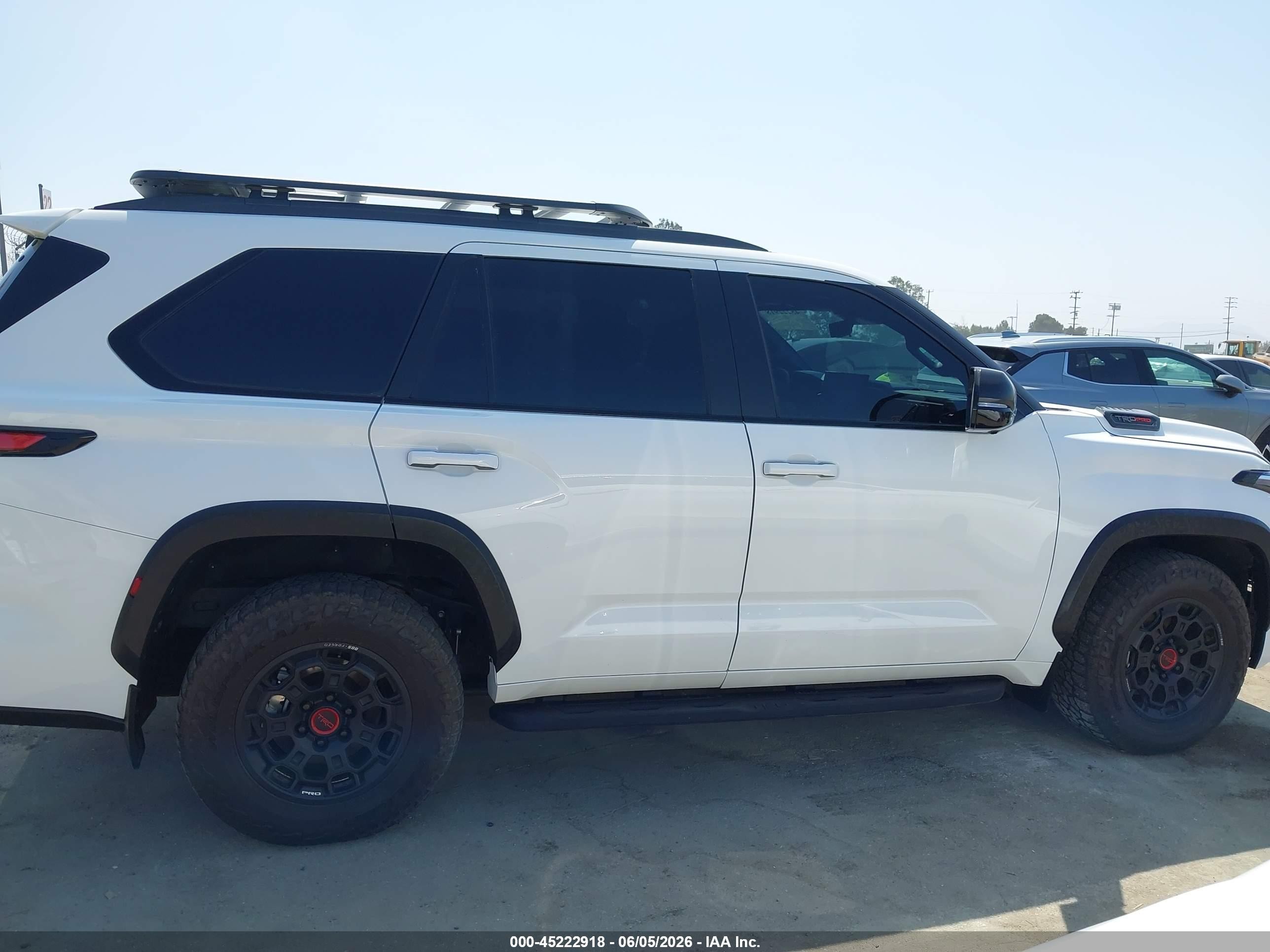 2024 Toyota Sequoia Trd Pro White vin: 7SVAAABA7RX038557