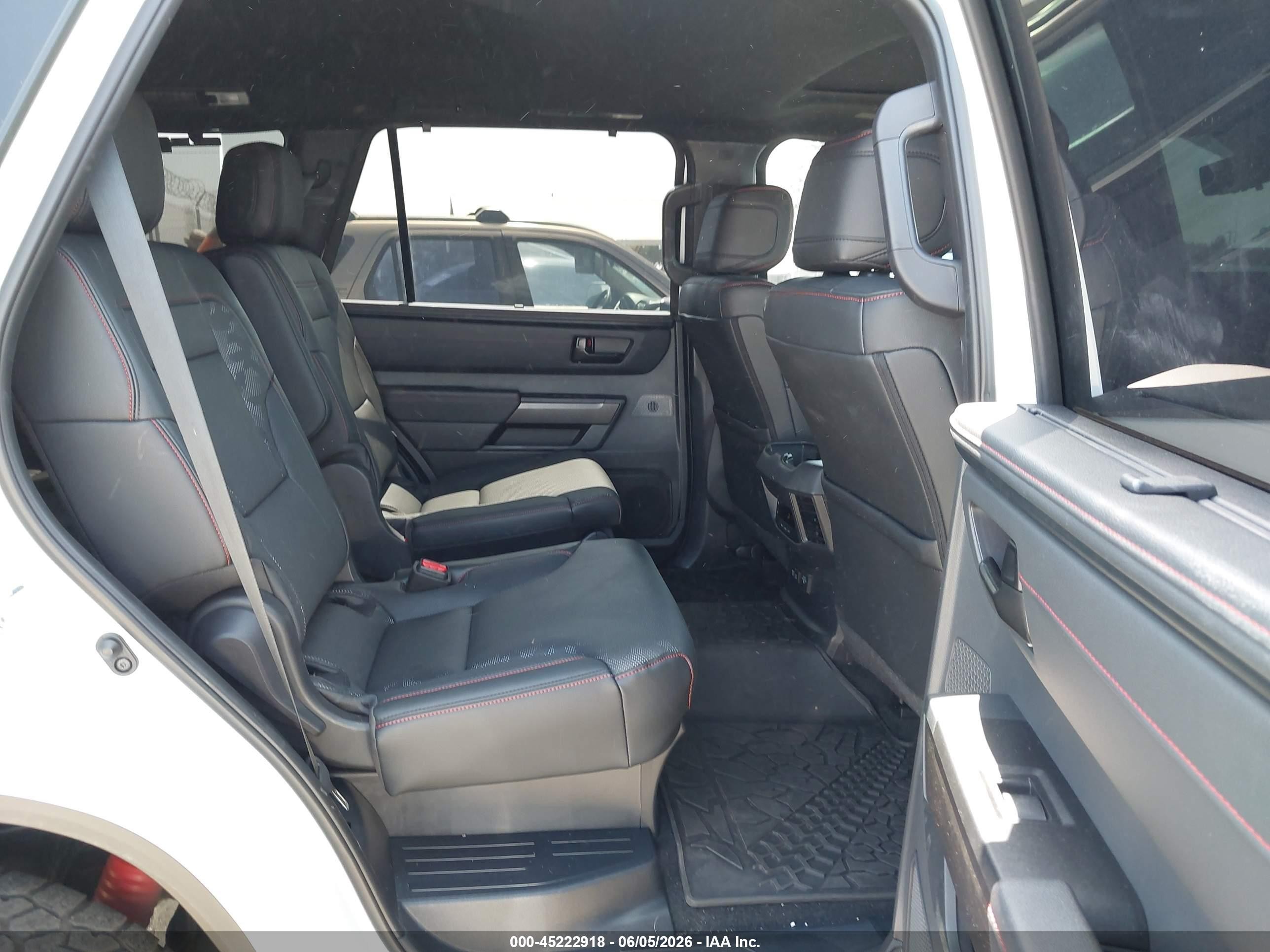 2024 Toyota Sequoia Trd Pro White vin: 7SVAAABA7RX038557
