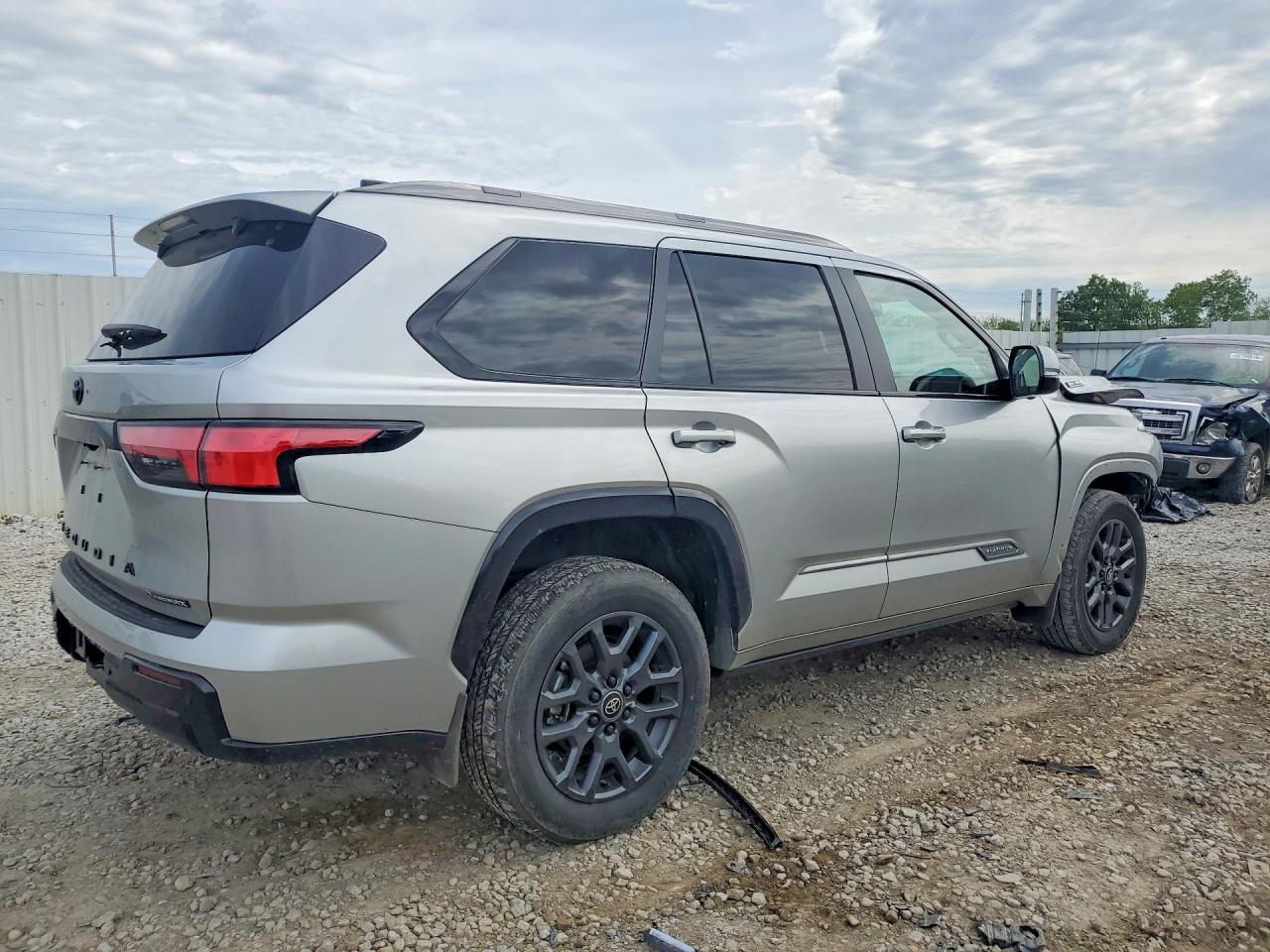 2025 Toyota Sequoia Platinum Silver vin: 7SVAAABAXSX065581