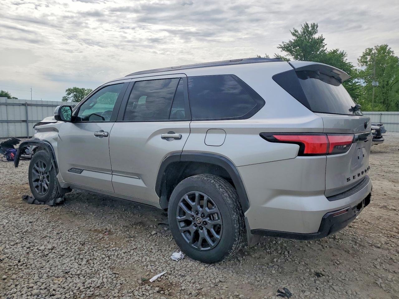 2025 Toyota Sequoia Platinum Silver vin: 7SVAAABAXSX065581