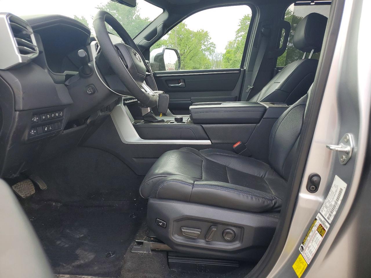 2025 Toyota Sequoia Platinum Silver vin: 7SVAAABAXSX065581