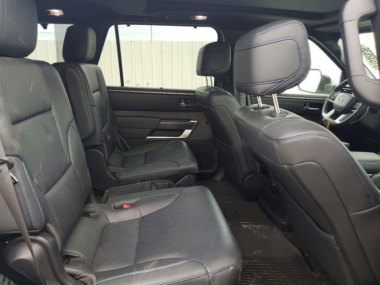2025 Toyota Sequoia Platinum Silver vin: 7SVAAABAXSX065581