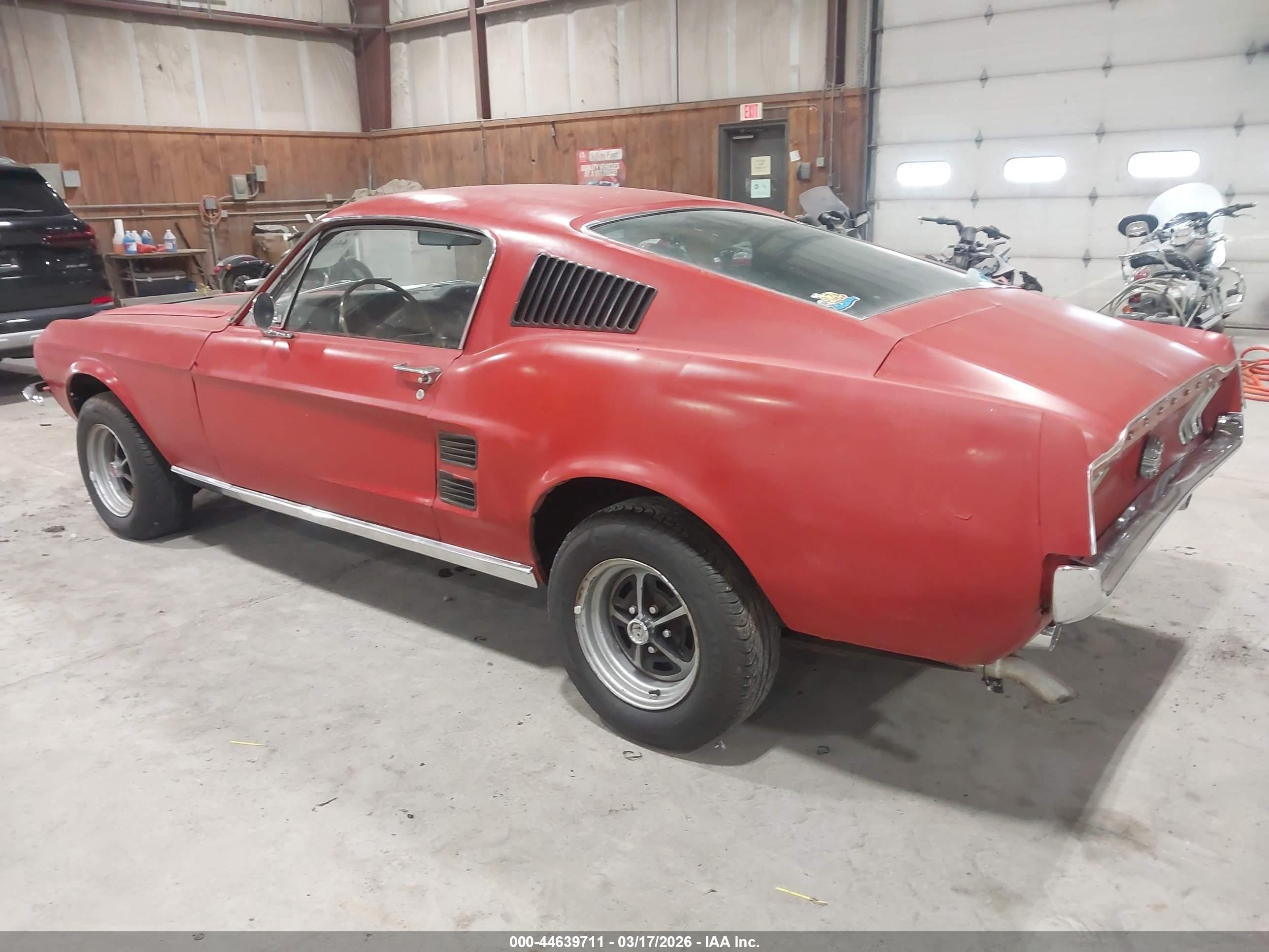 1967 Ford Mustang   Красный vin: 7T02C229102      