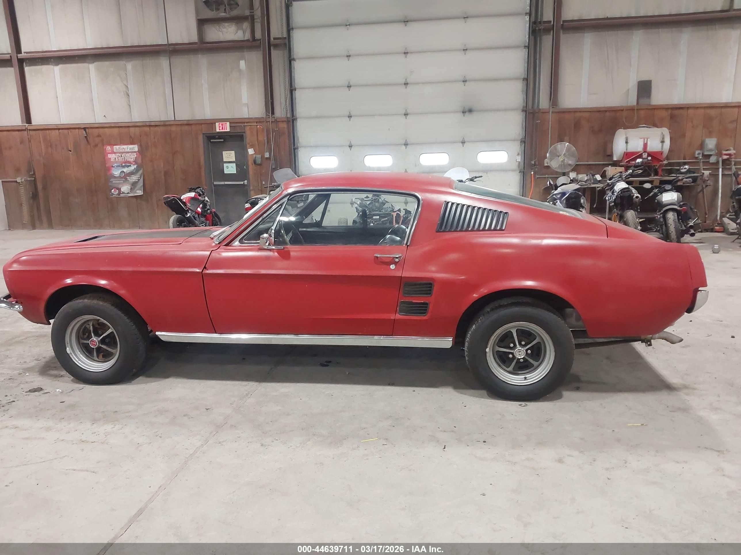 1967 Ford Mustang   Красный vin: 7T02C229102      