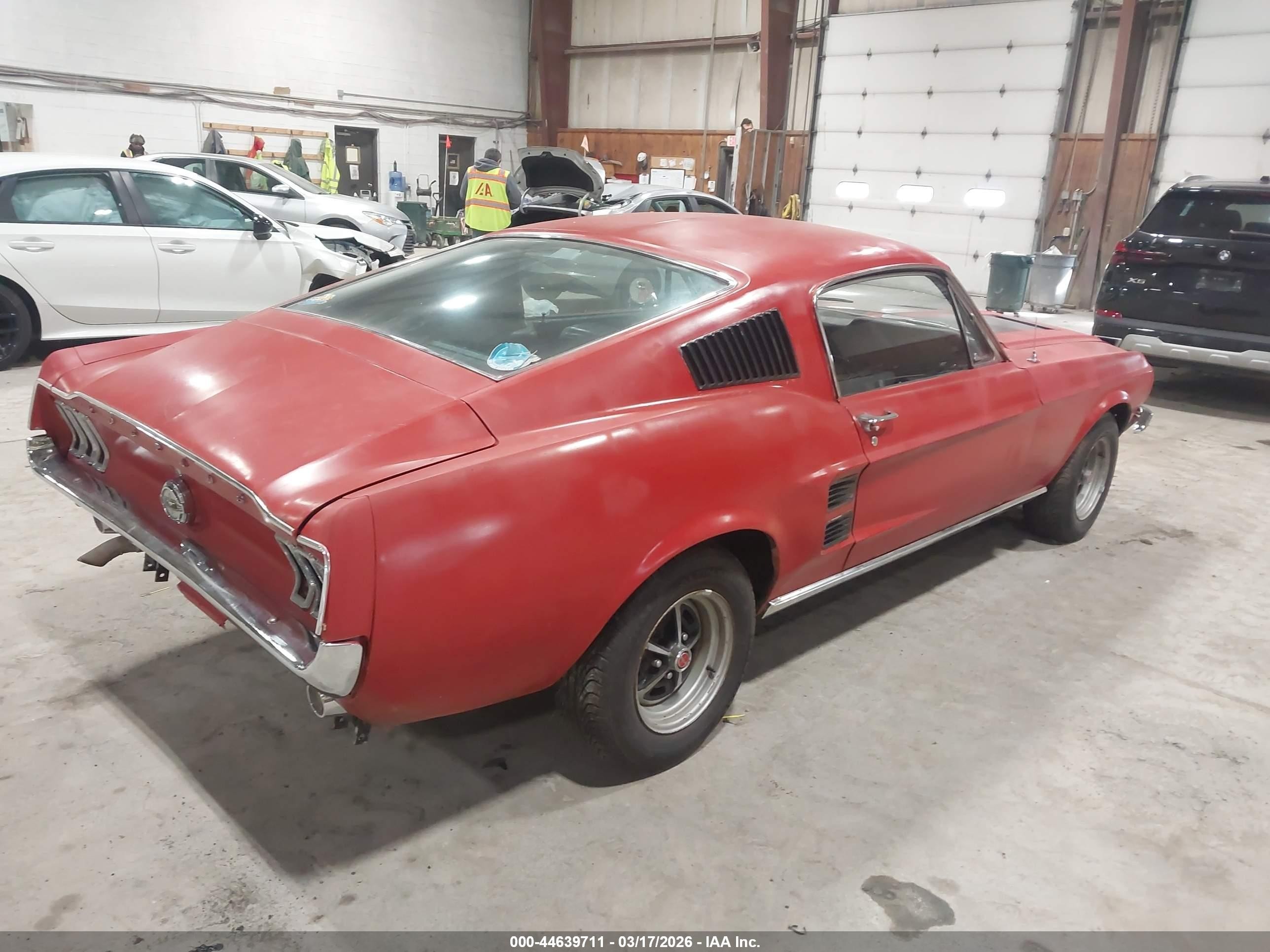 1967 Ford Mustang   Красный vin: 7T02C229102      