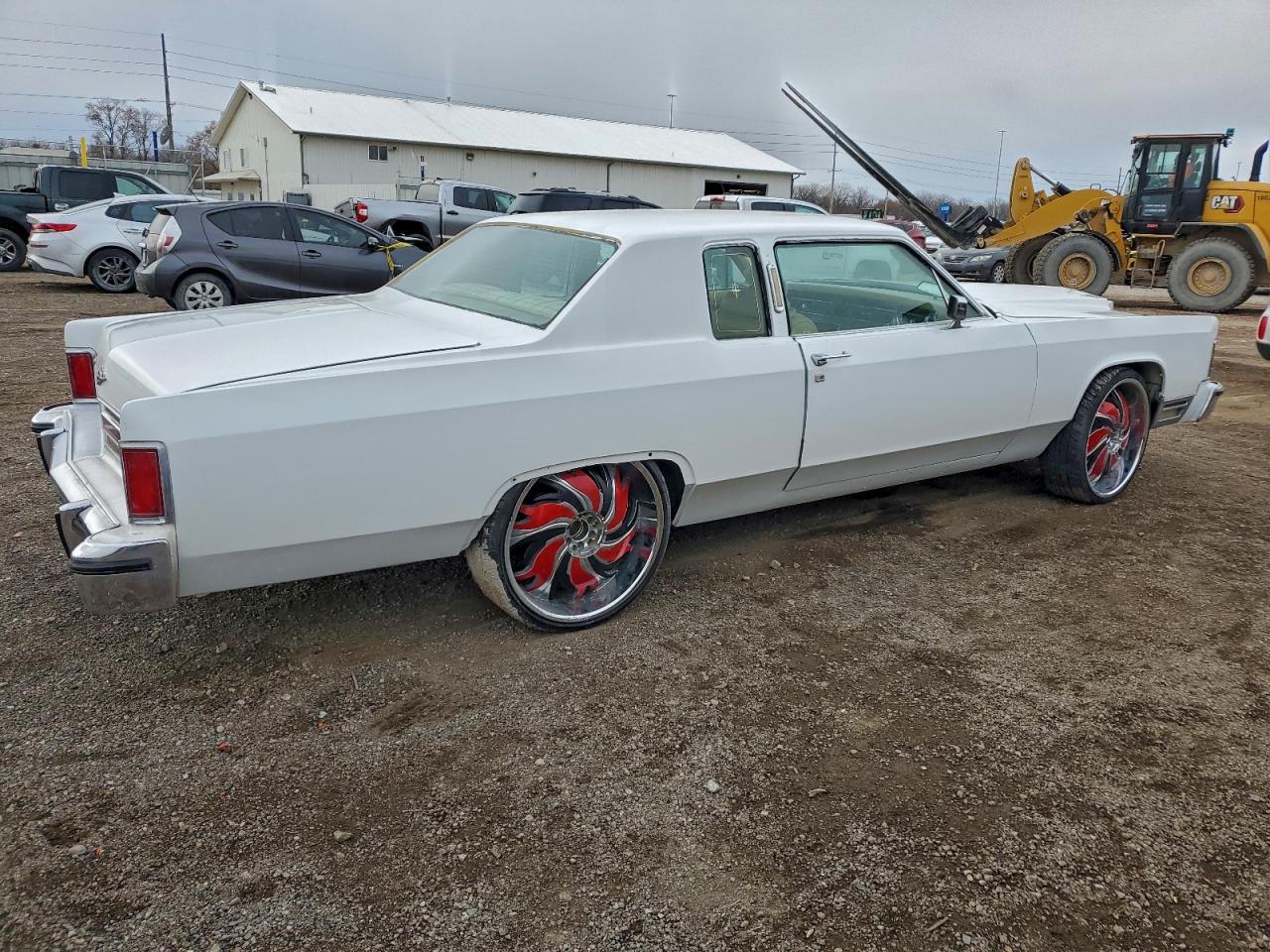 1977 Lincoln Continenta White vin: 7Y81A822147