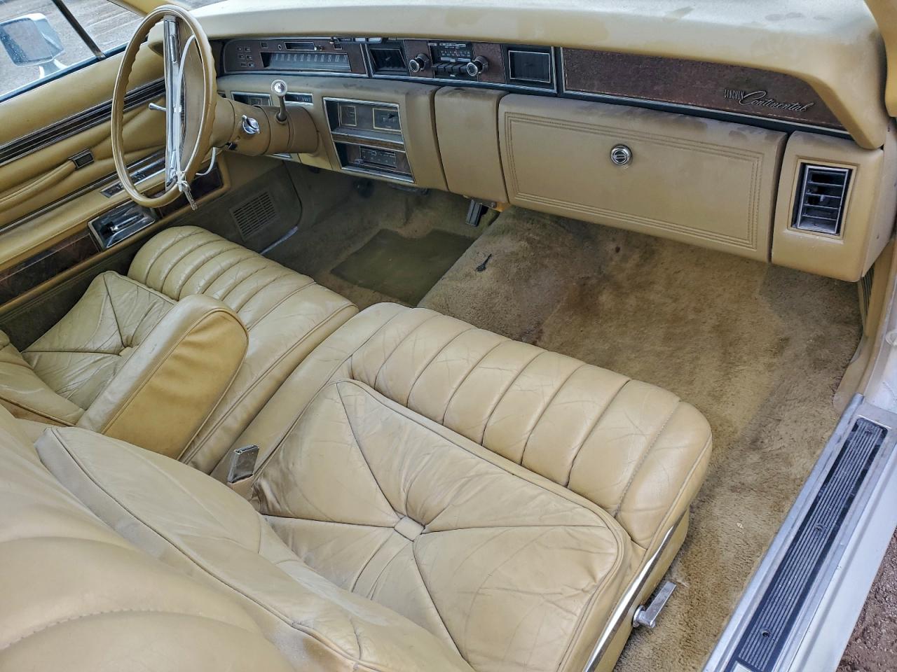 1977 Lincoln Continenta White vin: 7Y81A822147