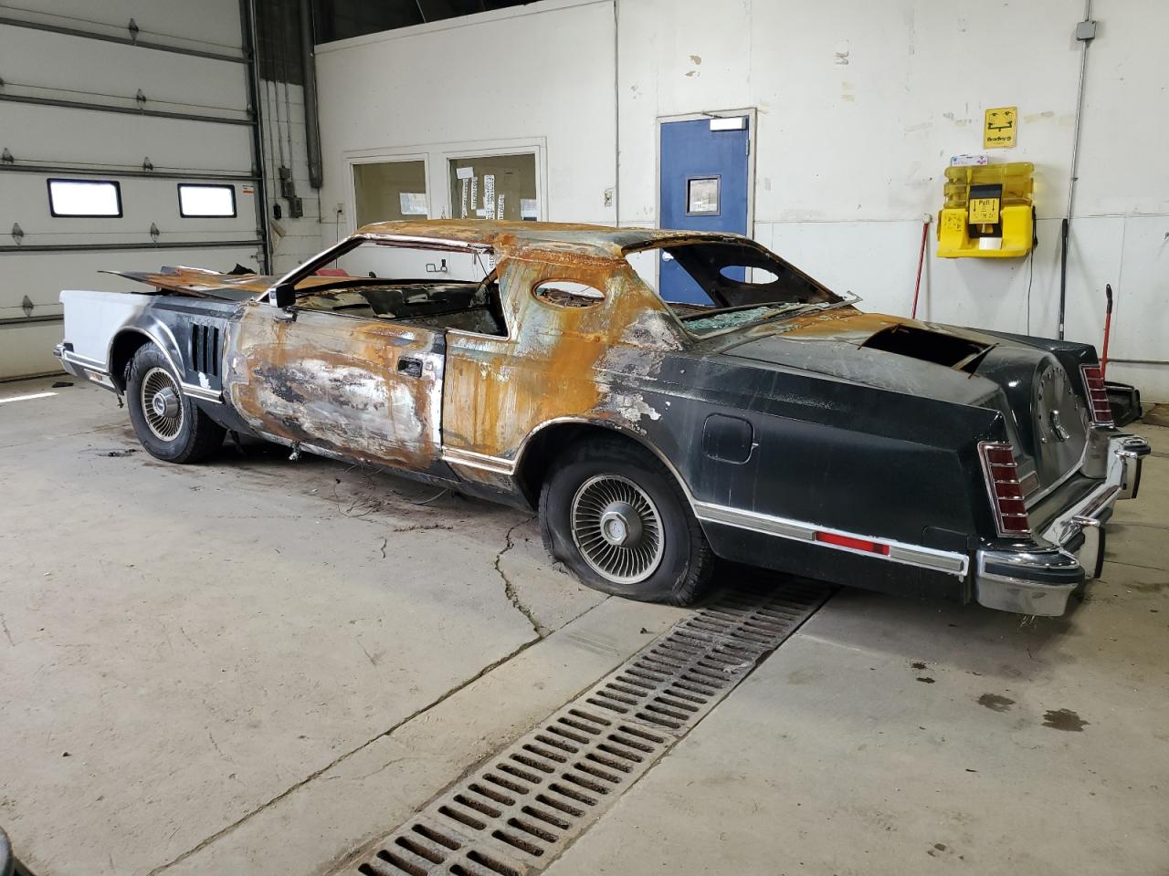1977 Lincoln Continentl Burn vin: 7Y89A827330