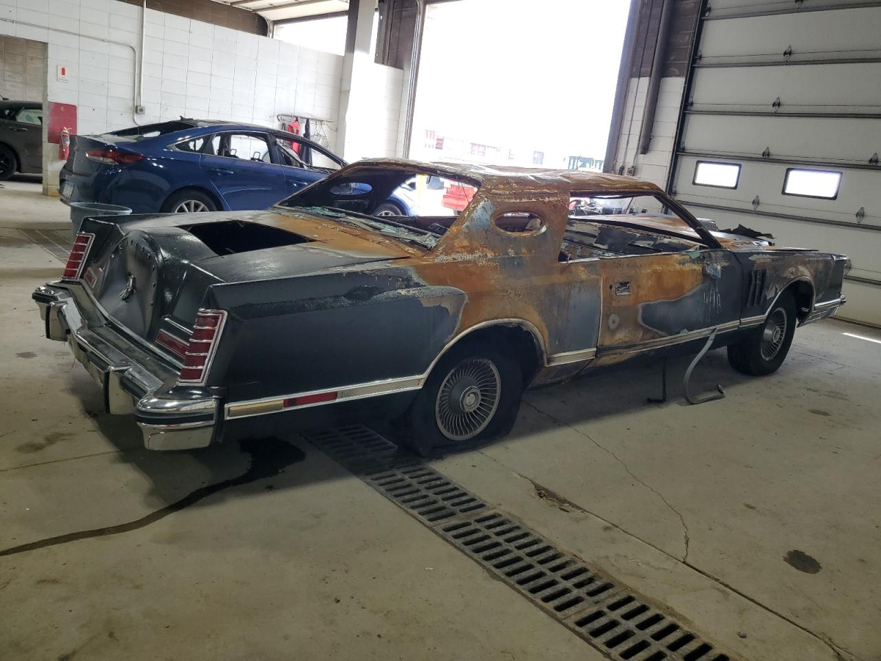 1977 Lincoln Continentl Burn vin: 7Y89A827330