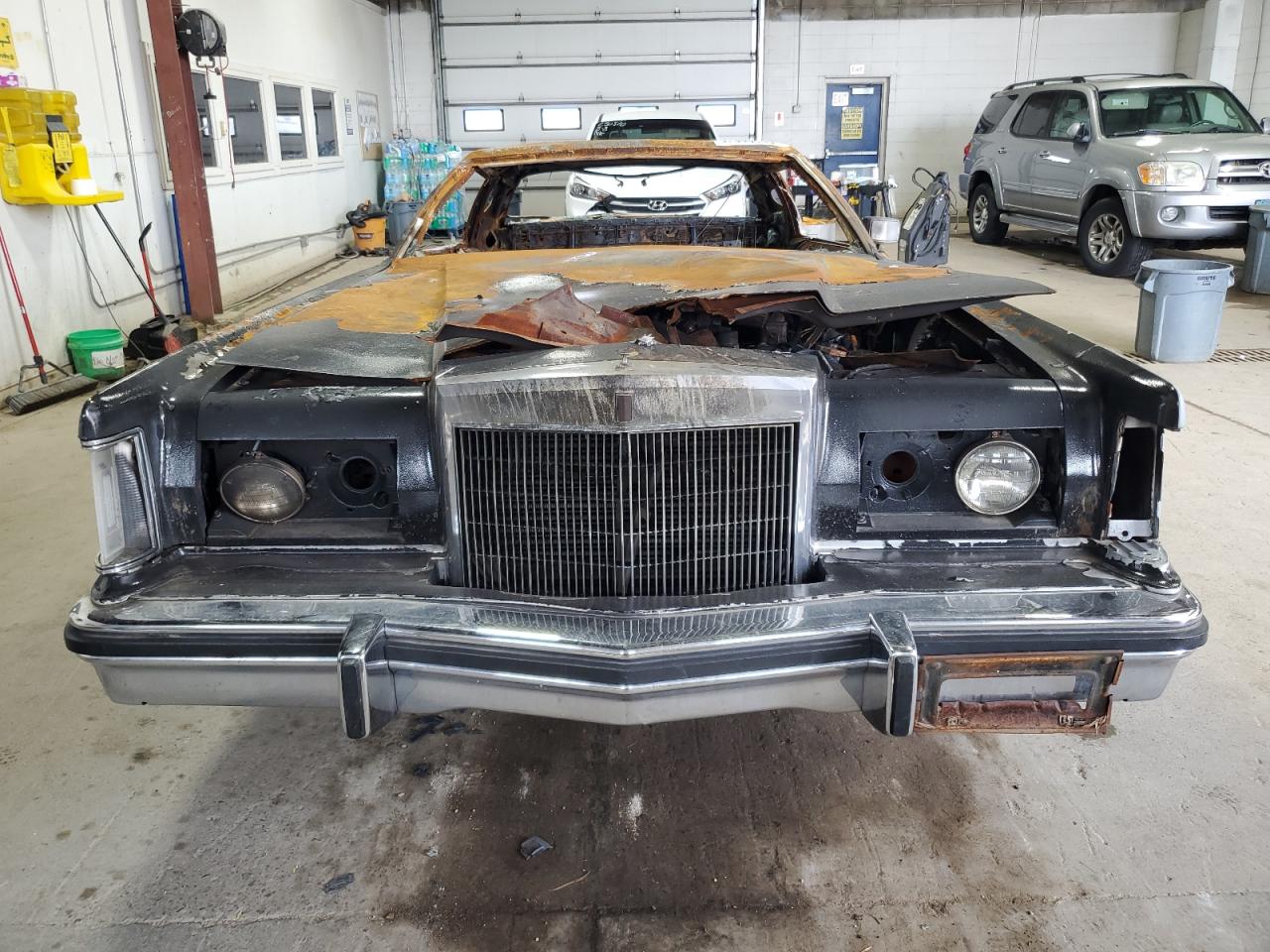 1977 Lincoln Continentl Burn vin: 7Y89A827330