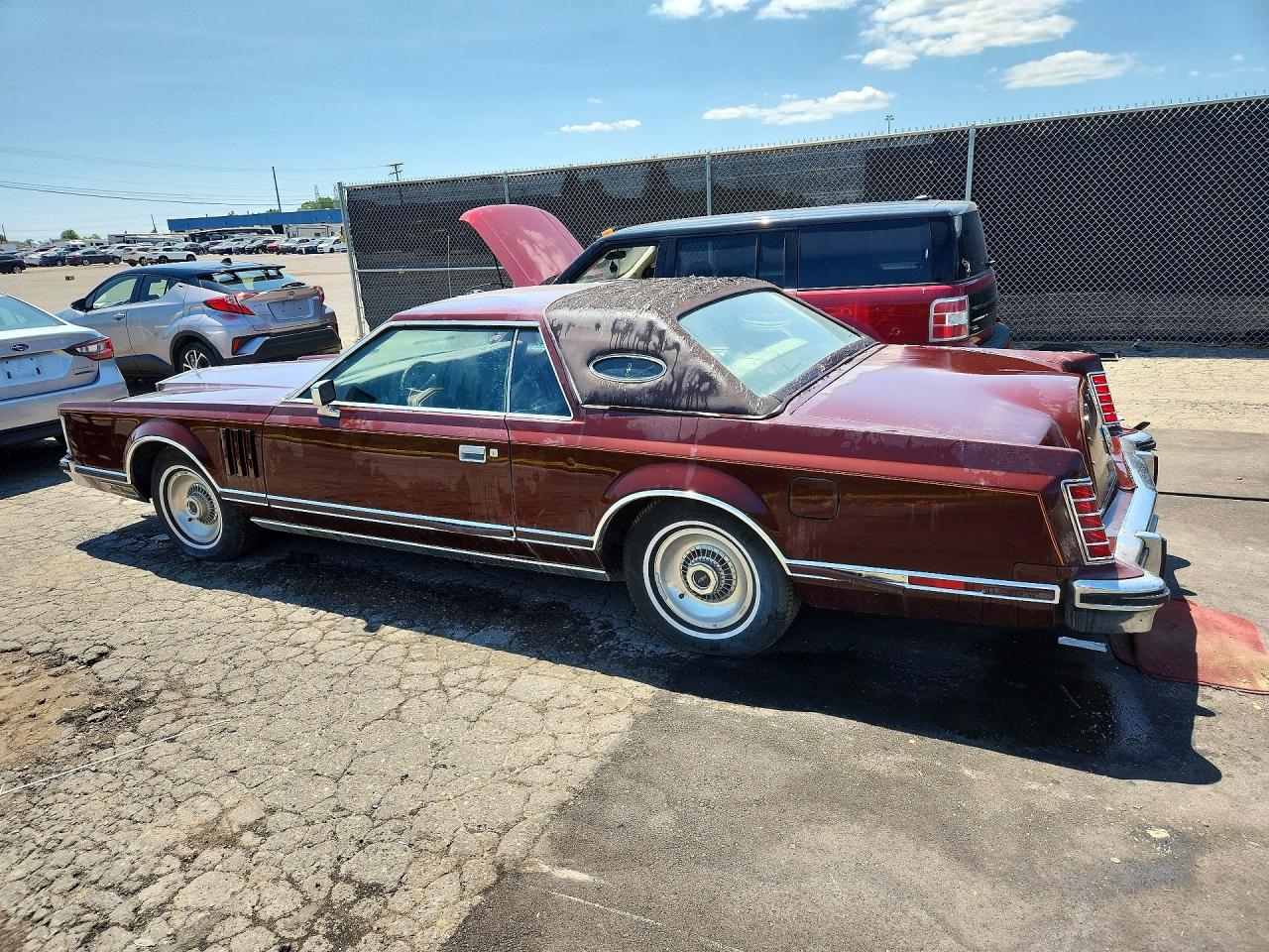1977 Lincoln Continental Mk V Red vin: 7Y89A900122
