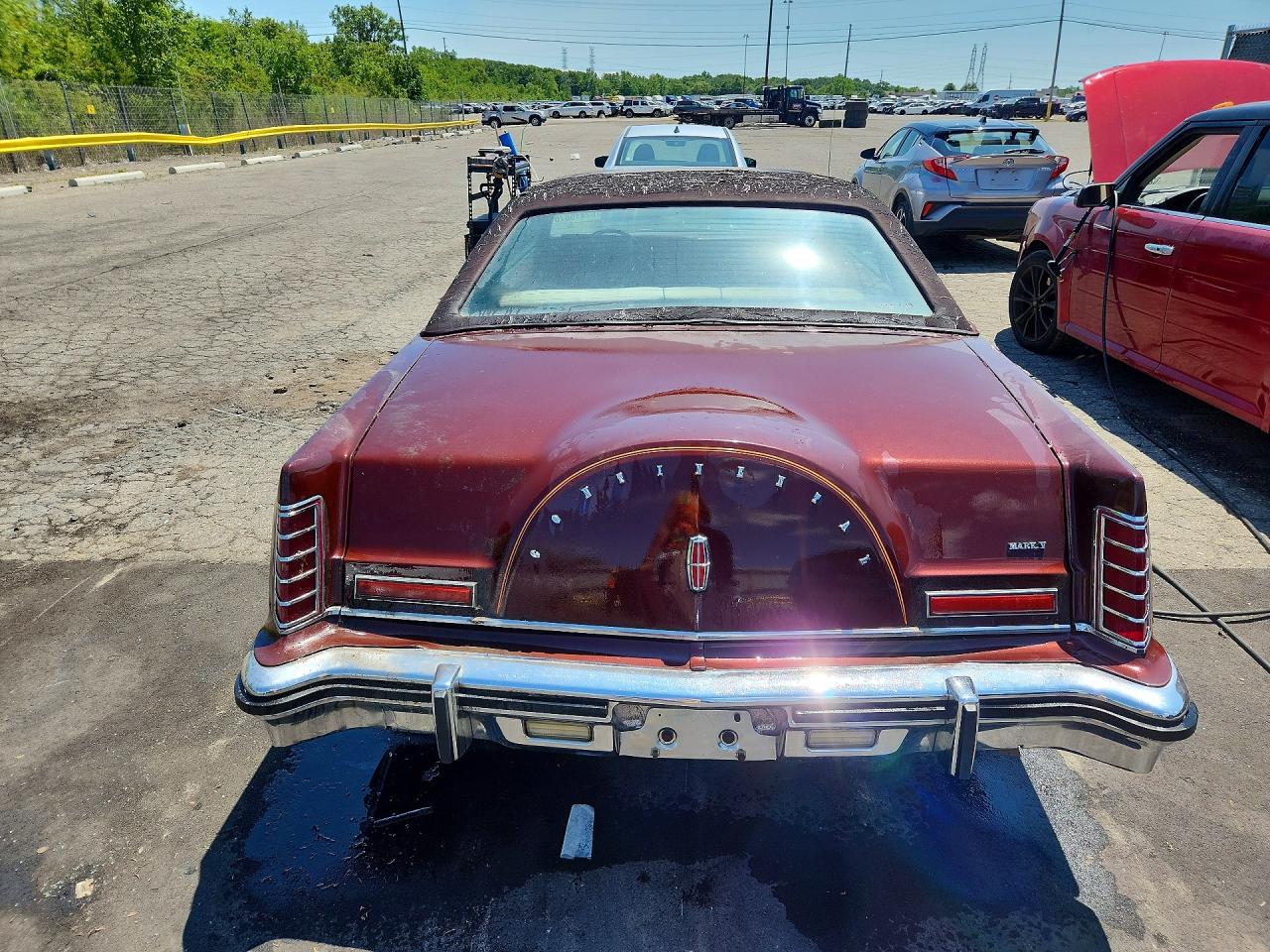 1977 Lincoln Continental Mk V Red vin: 7Y89A900122