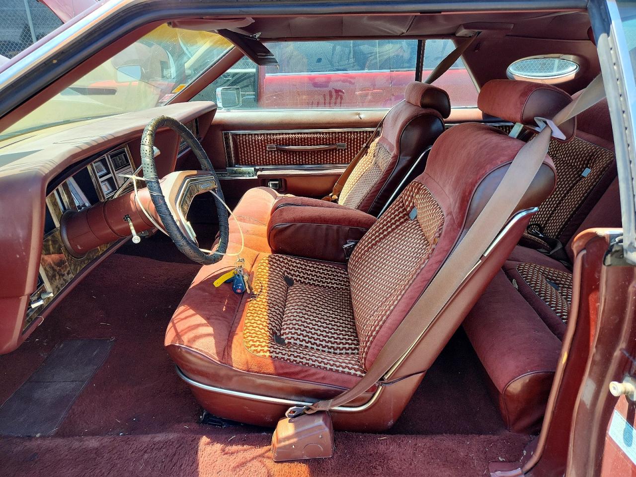 1977 Lincoln Continental Mk V Red vin: 7Y89A900122