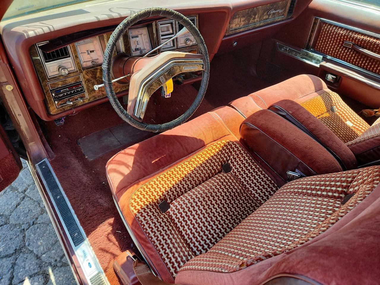 1977 Lincoln Continental Mk V Red vin: 7Y89A900122