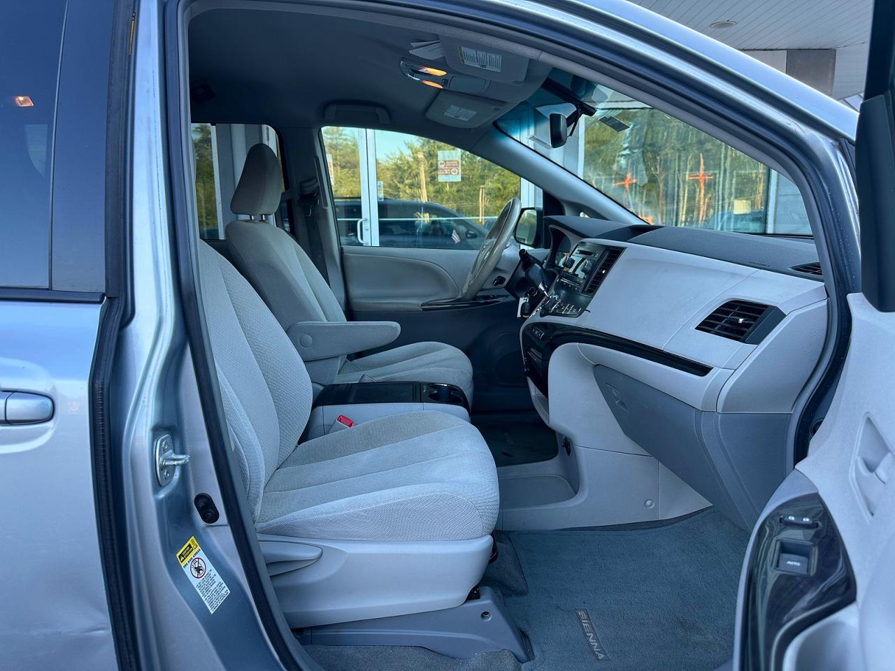 2014 Toyota Sienna Le Silver vin: 5TDKK3DCXES478665