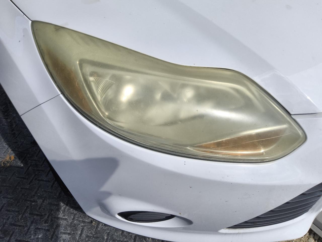 2014 Ford Focus Se White vin: 1FADP3F22EL345890 Damage: Right Head Lamp, Faded, Repair Required