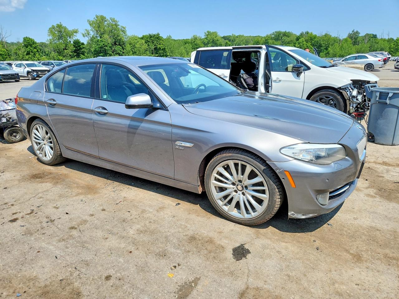 2011 Bmw 550 Xi Silver vin: WBAFU9C51BC784231