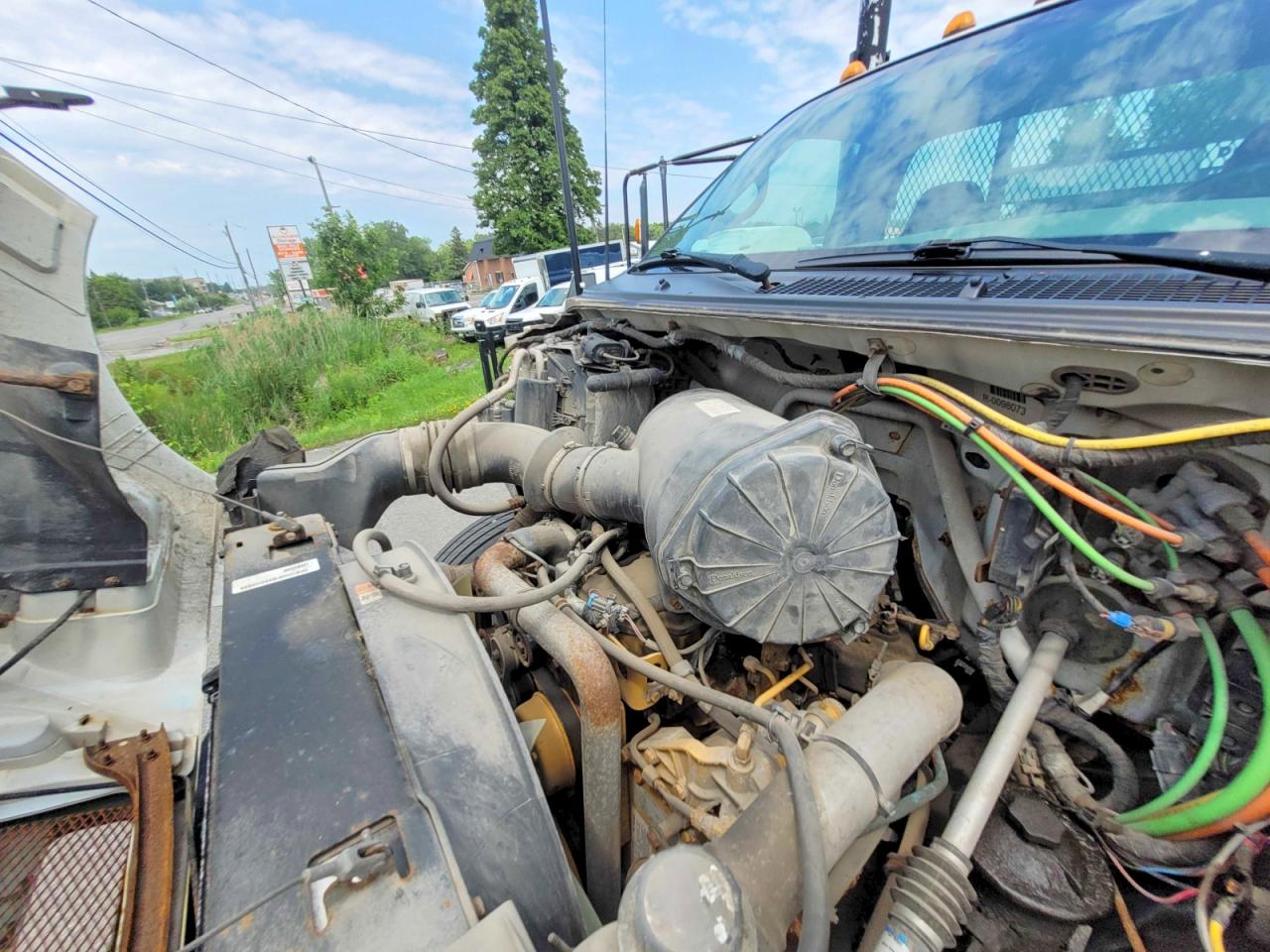 2004 Ford F750 Super Duty White vin: 3FRXF75TX4V696780