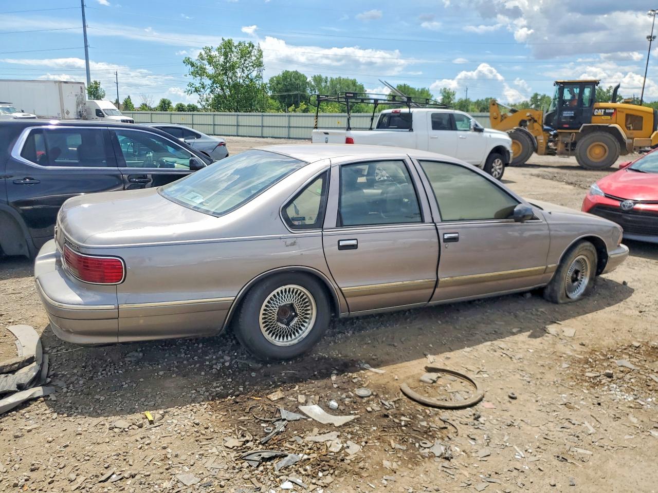 1996 Chevrolet Caprice Classic Cream vin: 1G1BL52W8TR187866