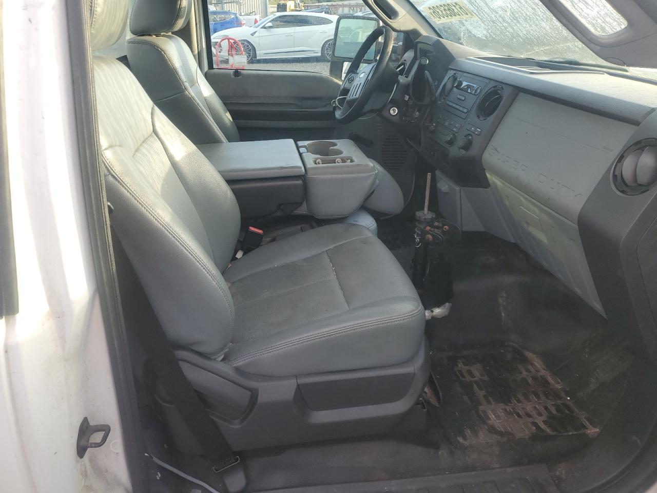 2015 Ford F350 Super Duty White vin: 1FTBF3A62FEA29331