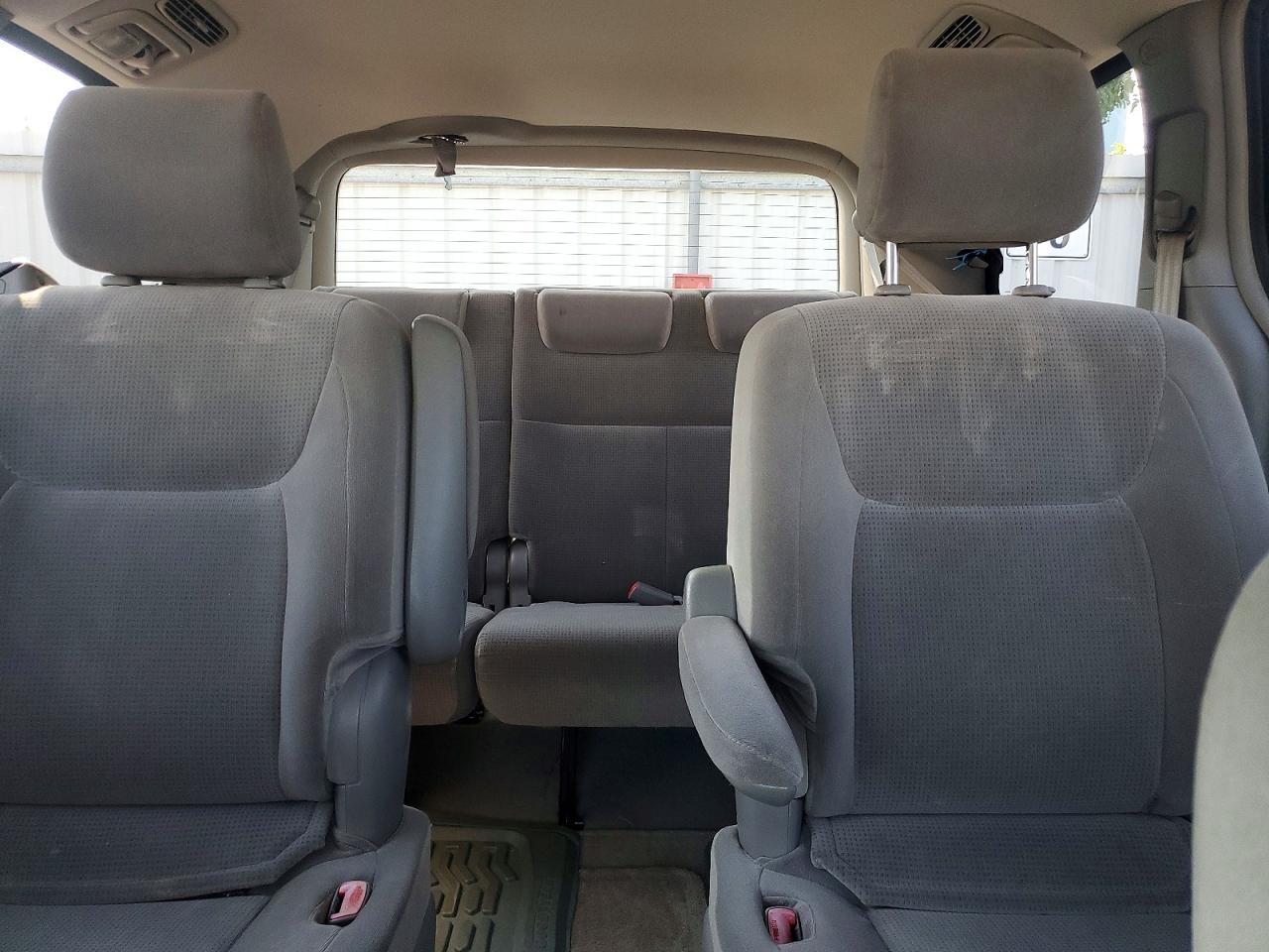 2004 Toyota Sienna Le 7 Passenger Blue vin: 5TDZA23C84S187769