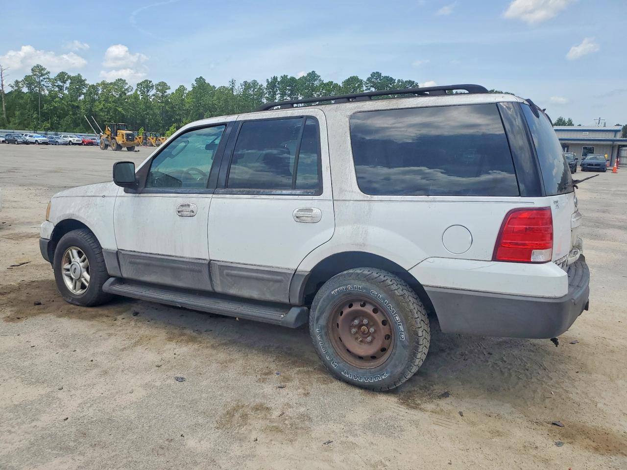 2005 Ford Expedition Xlt White vin: 1FMPU16555LB12452