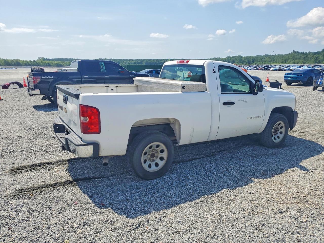 2008 Chevrolet Silverado C1500 White vin: 1GCEC14X28Z153920