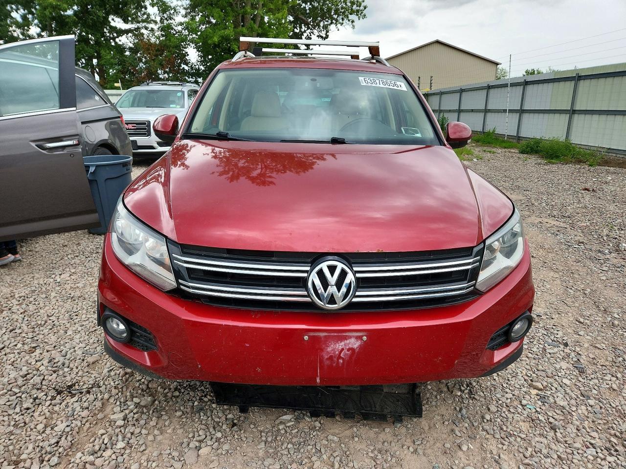 2015 Volkswagen Tiguan S Red vin: WVGBV7AX4FW098949