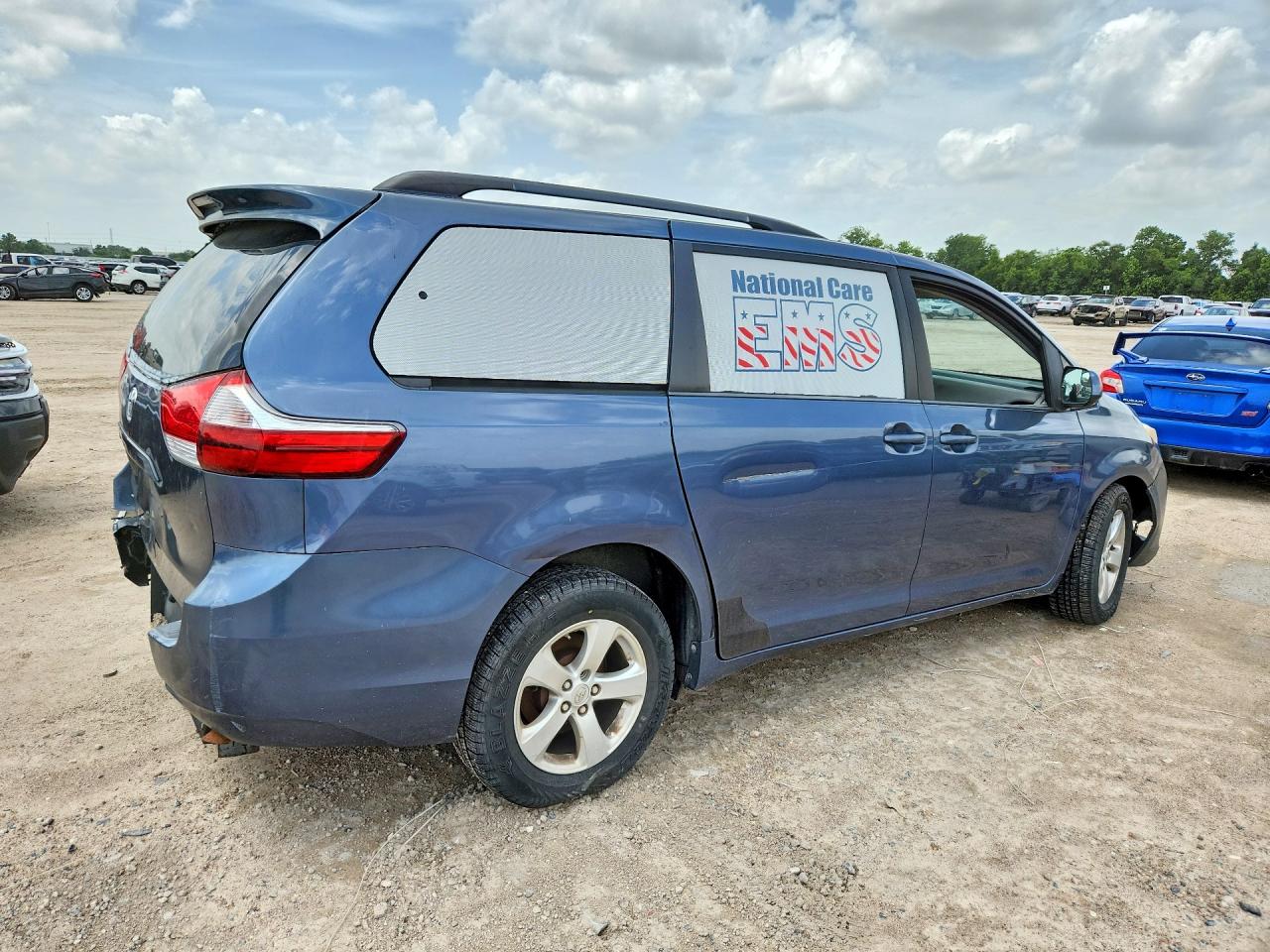 2015 Toyota Sienna Le Blue vin: 5TDKK3DC1FS604669