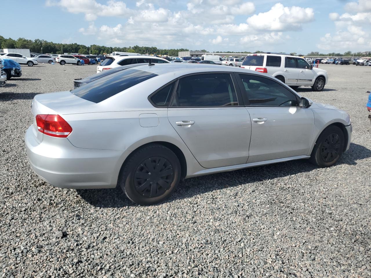 2012 Volkswagen Passat S Silver vin: 1VWAP7A3XCC031368