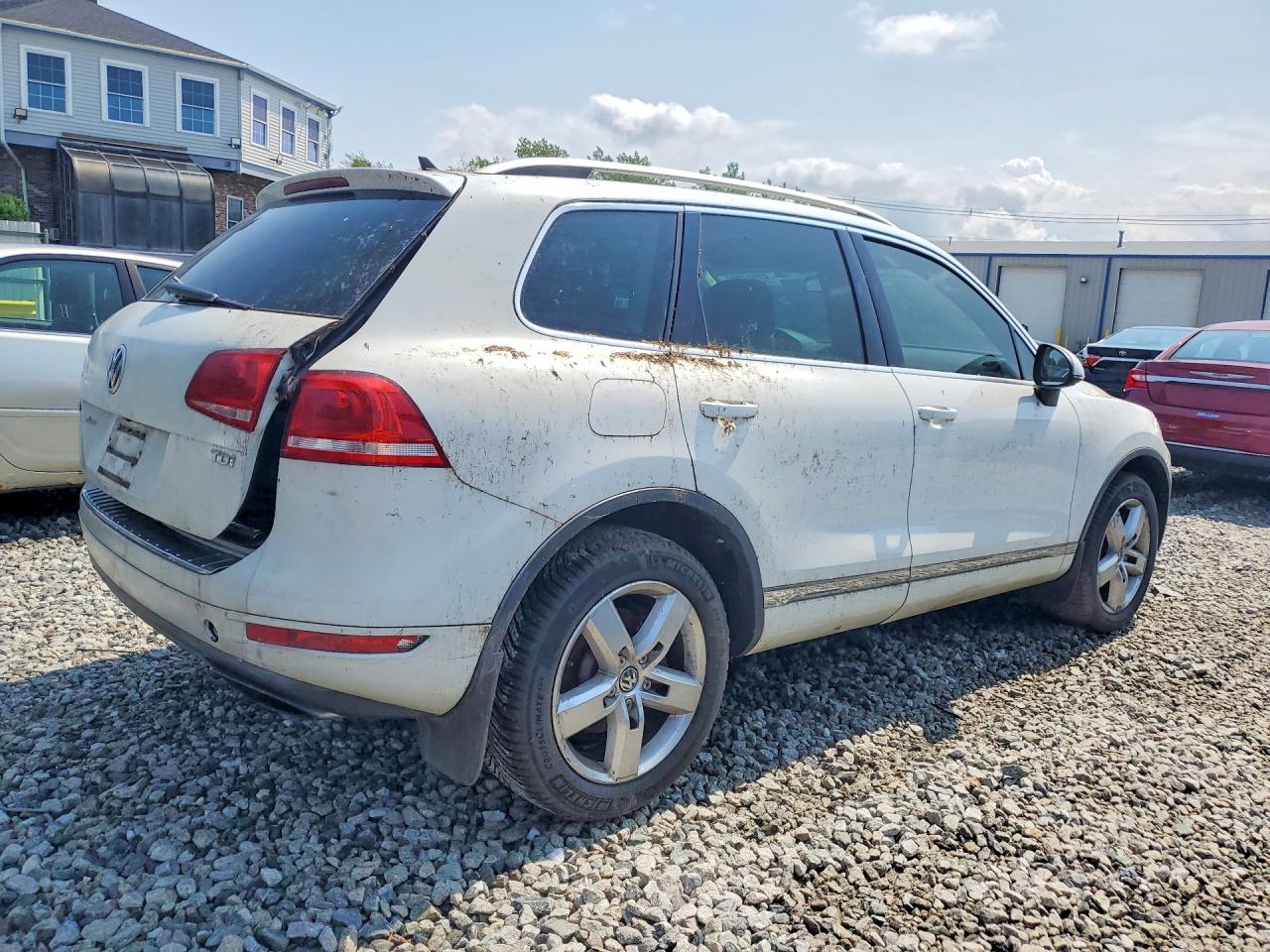 2013 Volkswagen Touareg V6 Tdi Белый vin: WVGEP9BP8DD011533