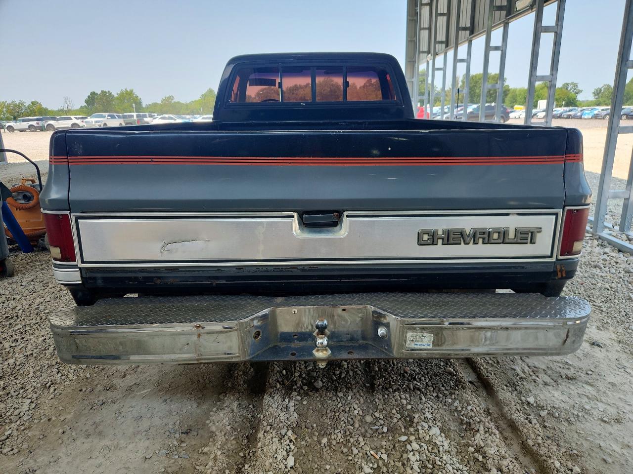 1986 Chevrolet C10 Two Tone vin: 1GCEC14H0GF358564