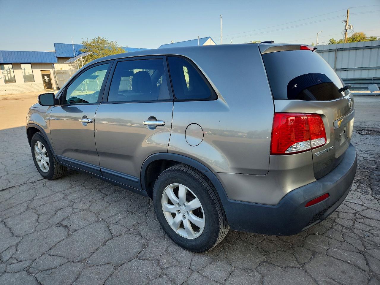 2011 Kia Sorento Lx Серебряный vin: 5XYKT3A18BG046049