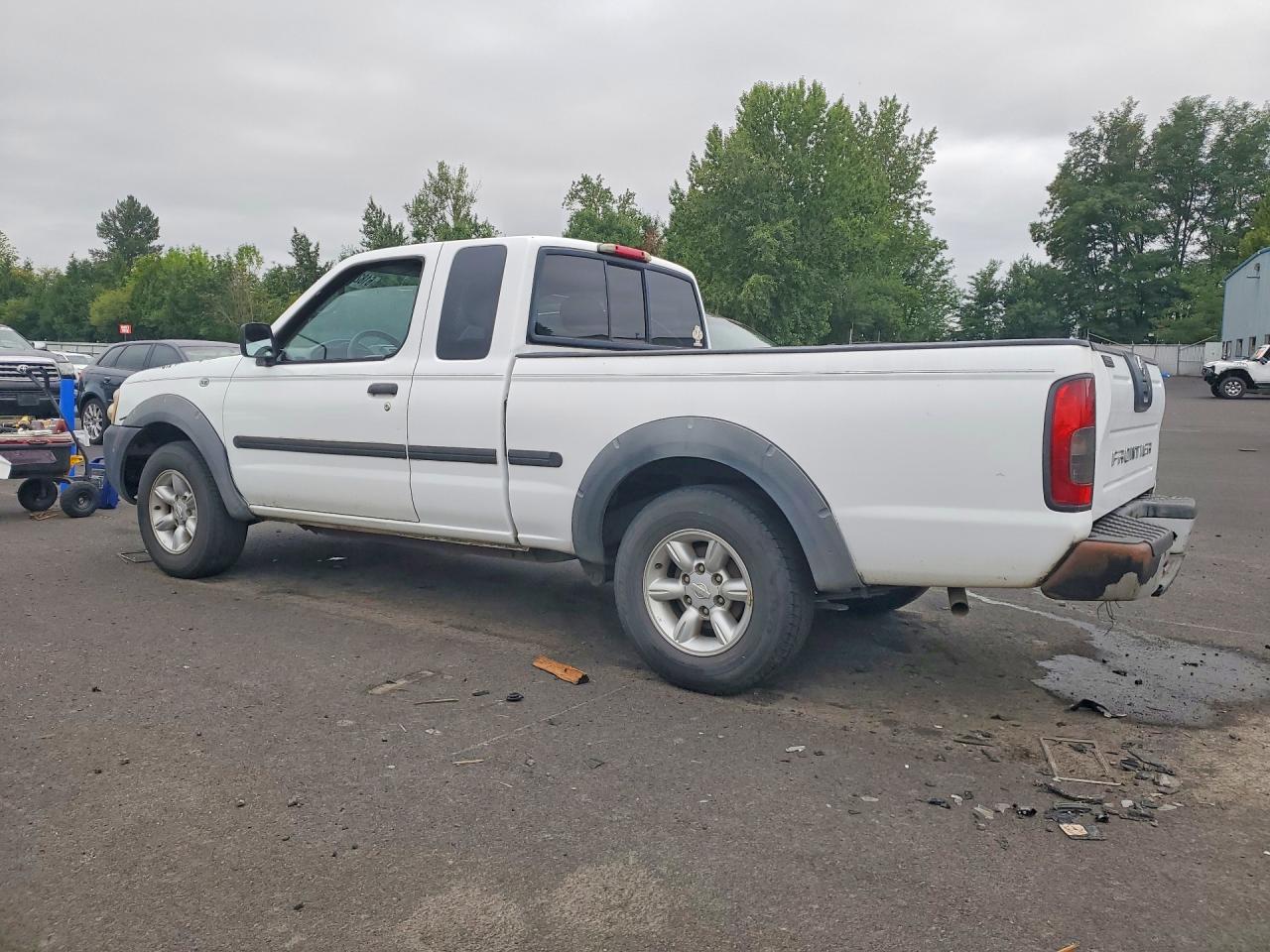 2002 Nissan Frontier Standard White vin: 1N6DD26S52C336526