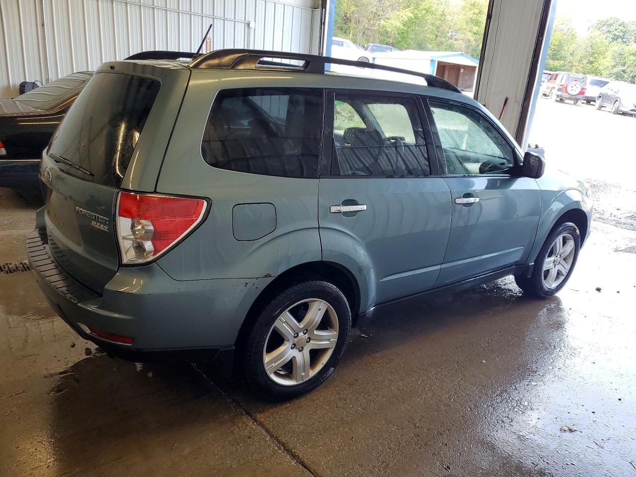 2010 Subaru Forester 2.5x Premium Teal vin: JF2SH6CCXAH909605