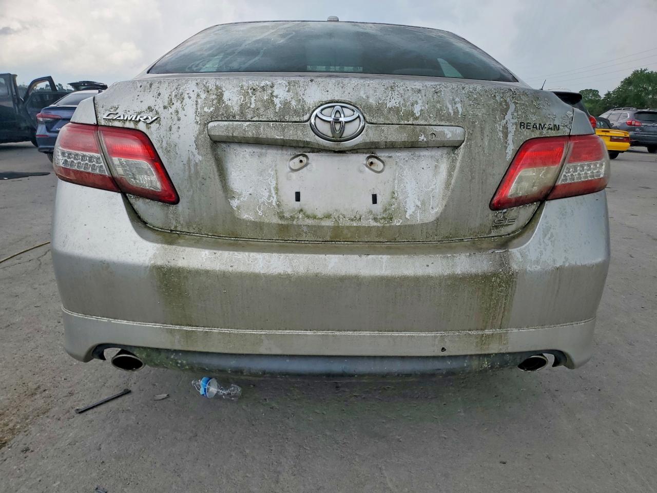 2010 Toyota Camry Se Silver vin: 4T1BF3EK9AU062523