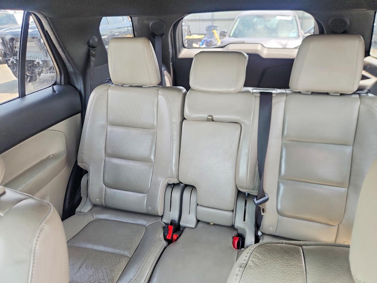 2012 Ford Explorer Limited Серебряный vin: 1FMHK8F81CGA07023
