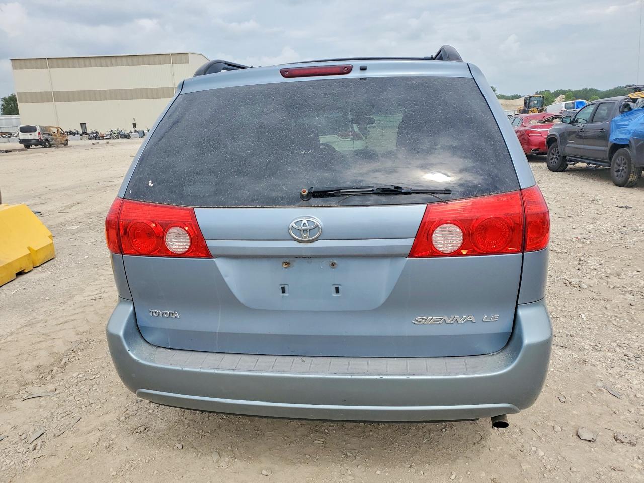 2010 Toyota Sienna Le 8-passenger Синий vin: 5TDKK4CC0AS305044