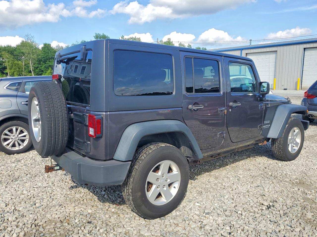 2014 Jeep Wrangler Unlimited Sport Gray vin: 1C4BJWDG2EL289436