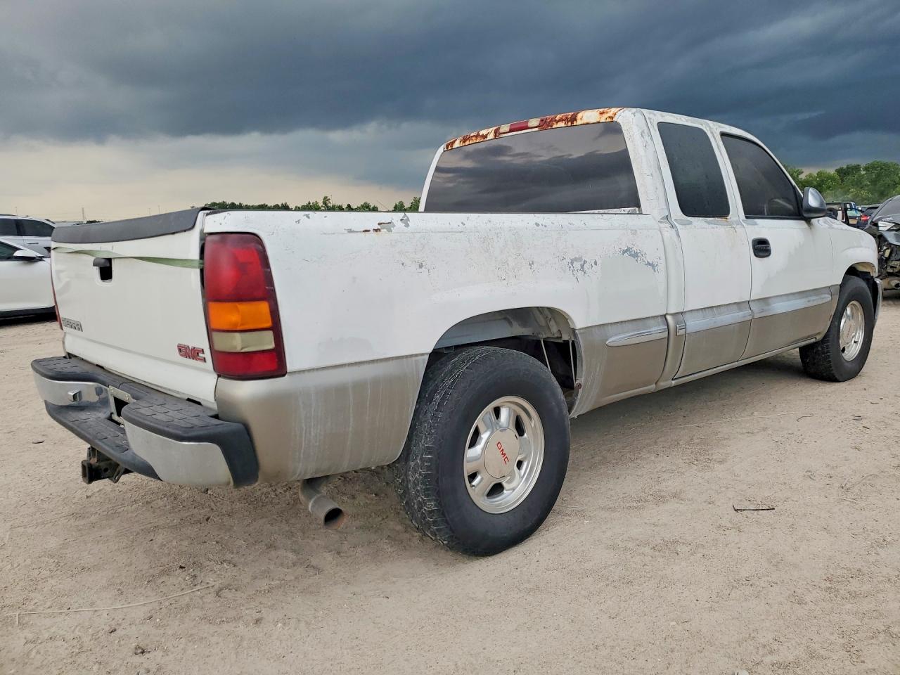 2002 Gmc New Sierra C1500 Cream vin: 2GTEC19TX21163018