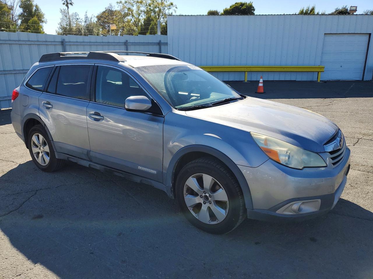 2010 Subaru Outback 2.5i Limited Silver vin: 4S4BRBKC3A3359405