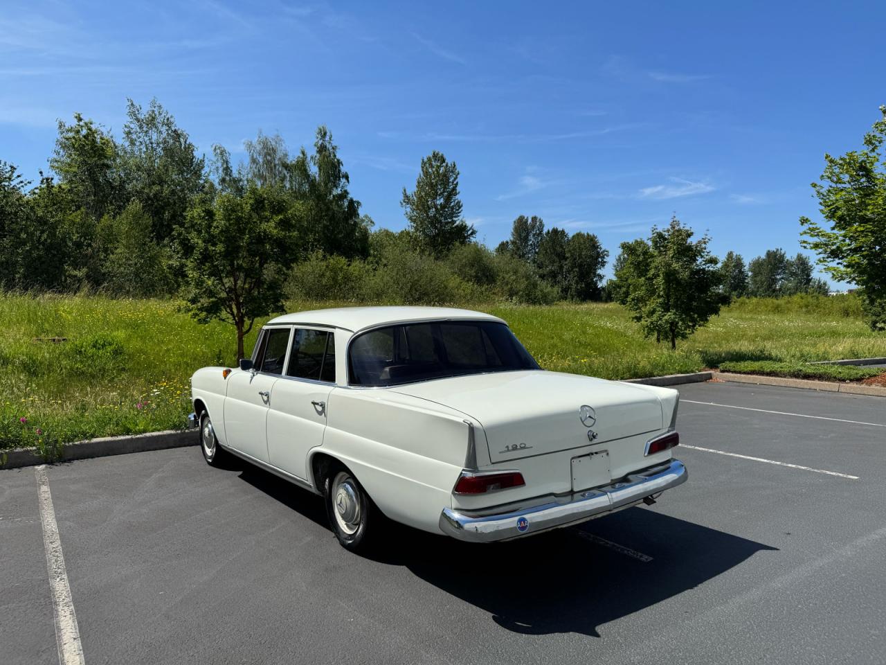1965 Mercedes Benz 190 Белый vin: 11001010128181