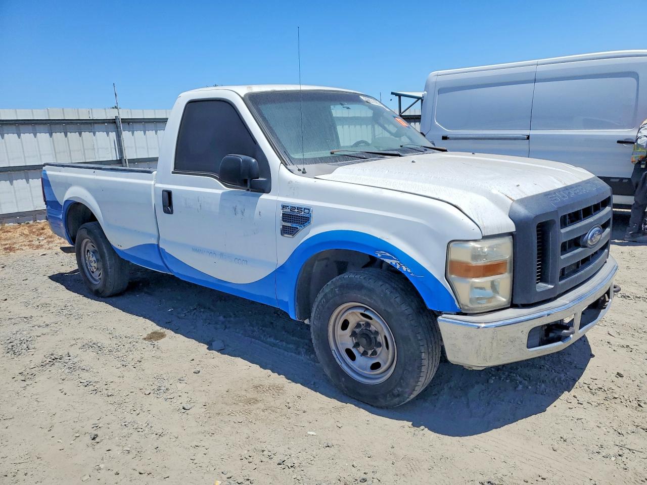 2008 Ford F250 Super Duty White vin: 1FTNF20528ED80386