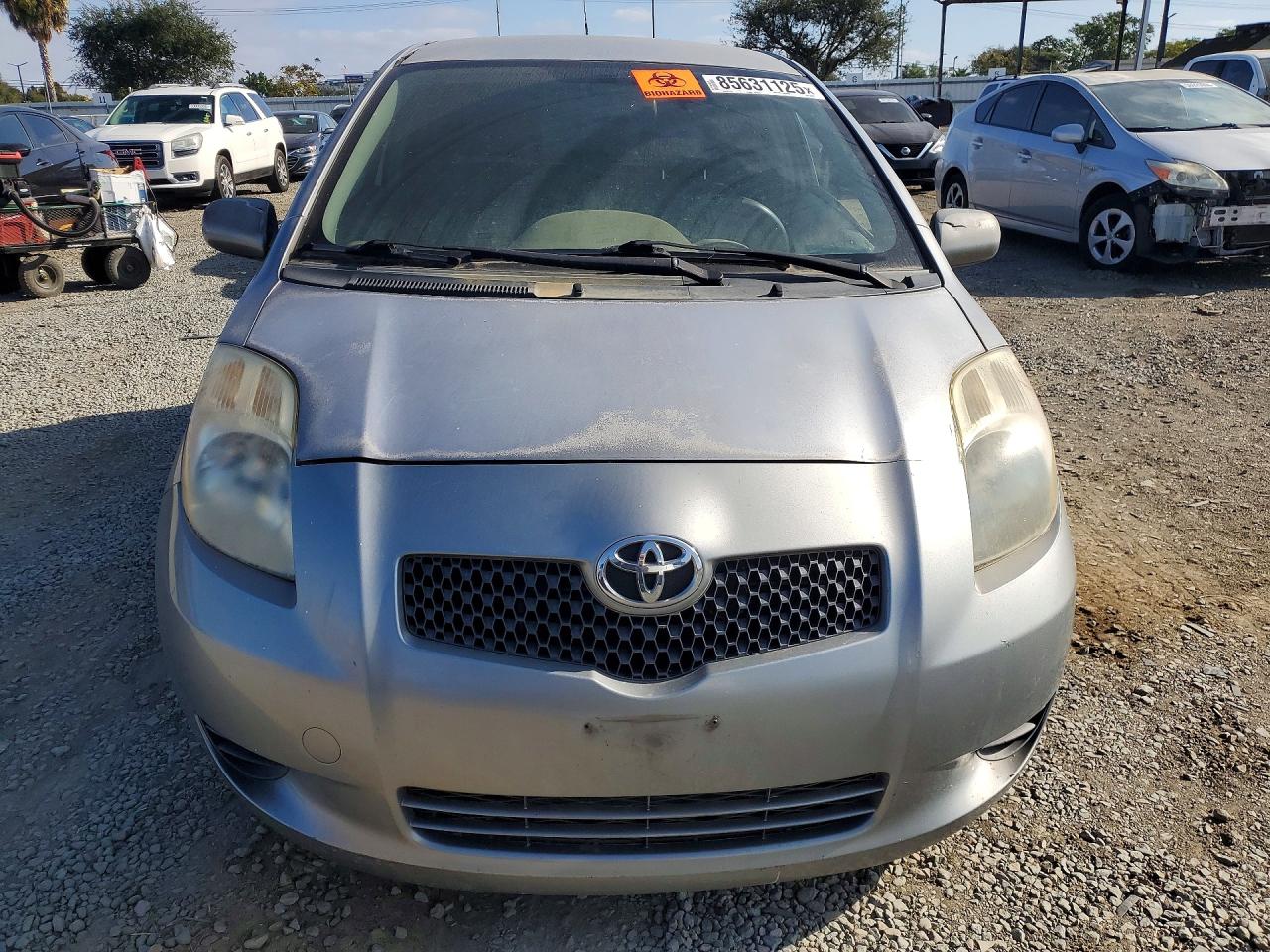 2008 Toyota Yaris Base Серый vin: JTDJT923185209835