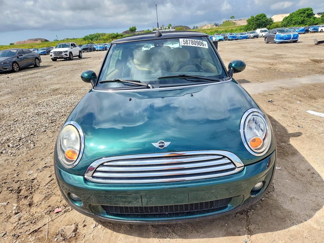 2009 Mini Cooper Green vin: WMWMR33599TU96070