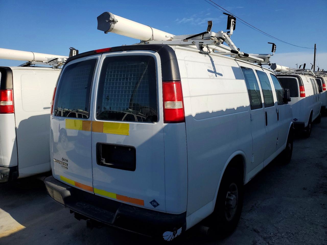2013 Chevy Express G2500-r&d-cln Title-pri Fleet White vin: 1GCWGFCBXD1902421