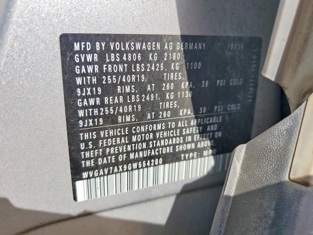 2016 Volkswagen Tiguan S Silver vin: WVGAV7AX9GW554280